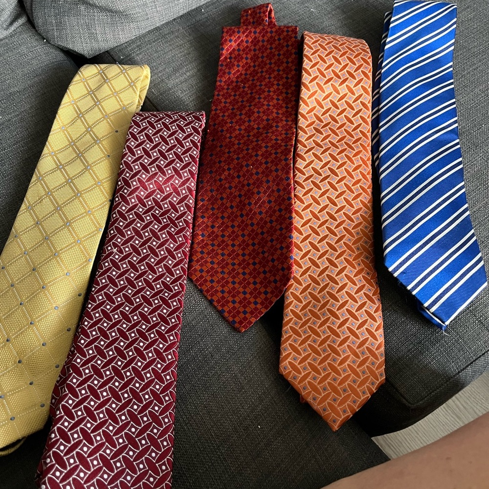 5 Geoffrey Beene ties- excellent preworn Condition